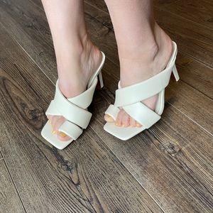 Square toe trendy sandals.